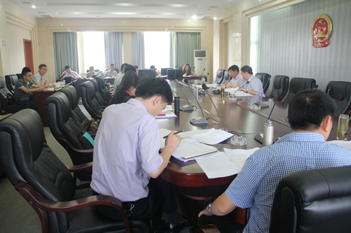 政府領(lǐng)導、企業(yè)代表參加了崇禮新城投資合作協(xié)議討論會(huì )(圖2)